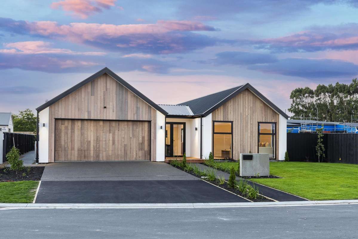 53 Bridgehampton Drive_0