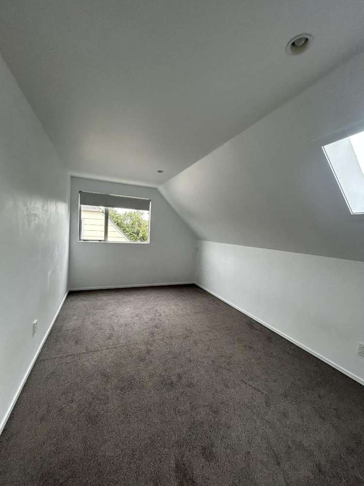 224A Old Farm Road 1074_5