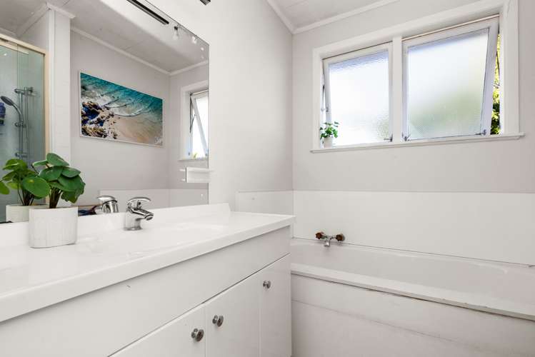 181 Riverbend Road Onekawa_9