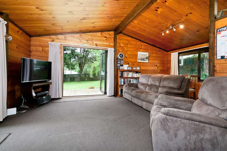 1/2 Malam Street Glen Eden_3