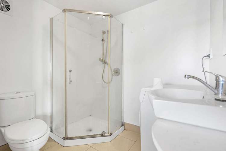 13 Gosford Drive Botany Downs_12