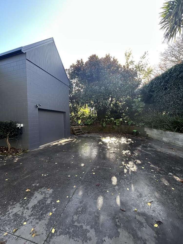8 Meanda Gardens Sunnyhills_40