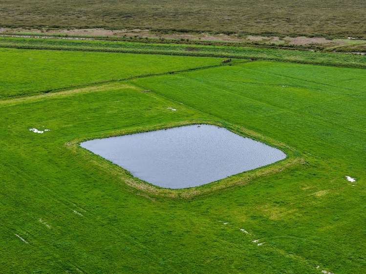 156 Front Miranda Road Waitakaruru_15