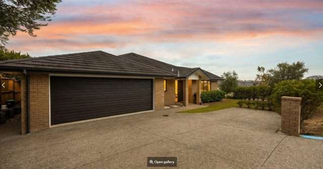 Stunning 4-Bedroom Family Home in Silverdale