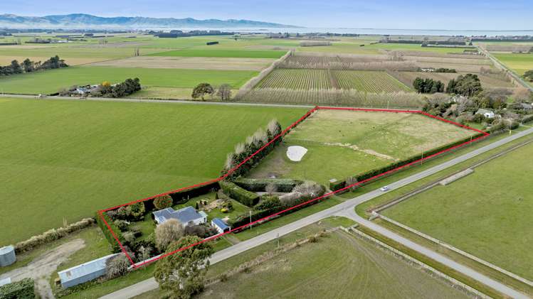 494 Lake Road South Leeston_0