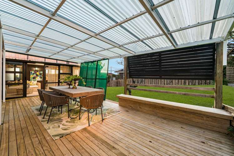 16 Saint Simon Place Botany Downs_10