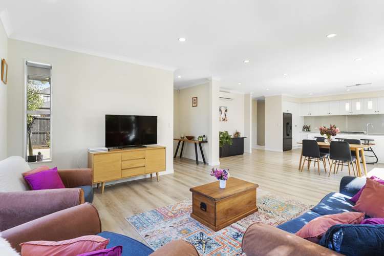 32 Colonial Drive Silverdale_11