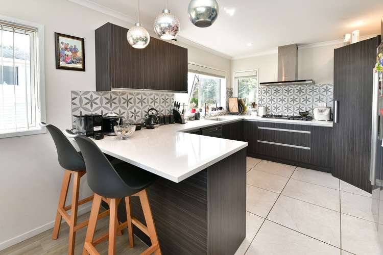 780 East Coast Road Oteha_11