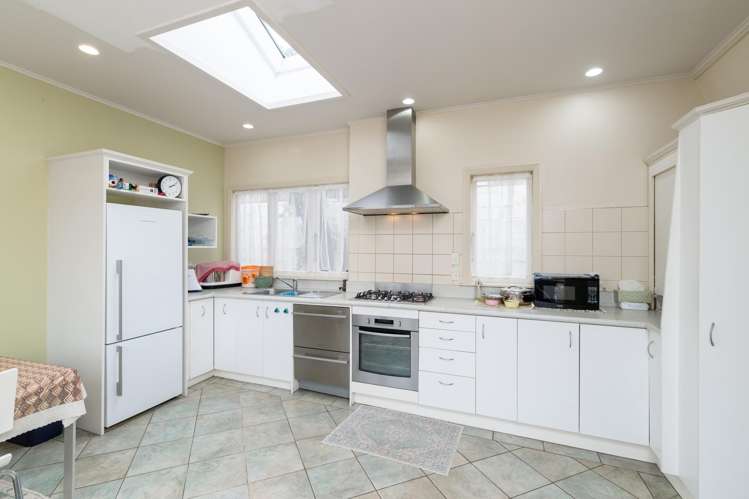 11 and 13 Udy Street Petone_10