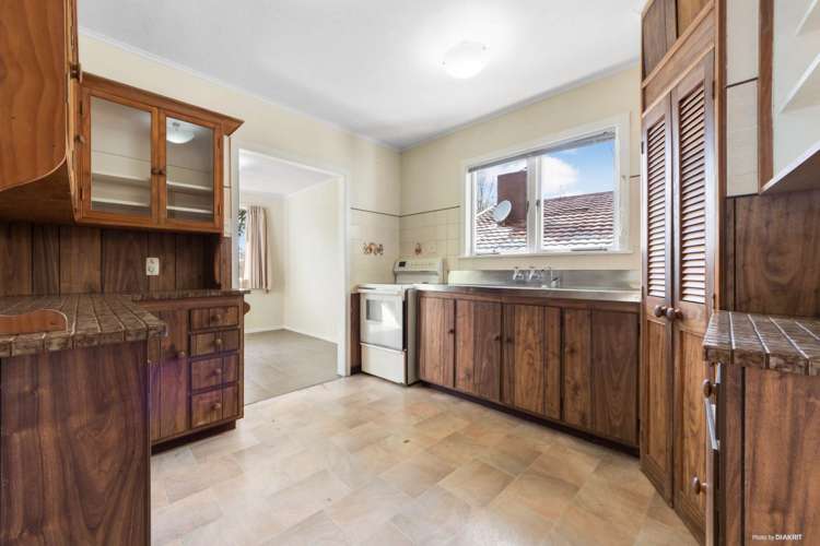 72 Cobham Crescent Kelston_8