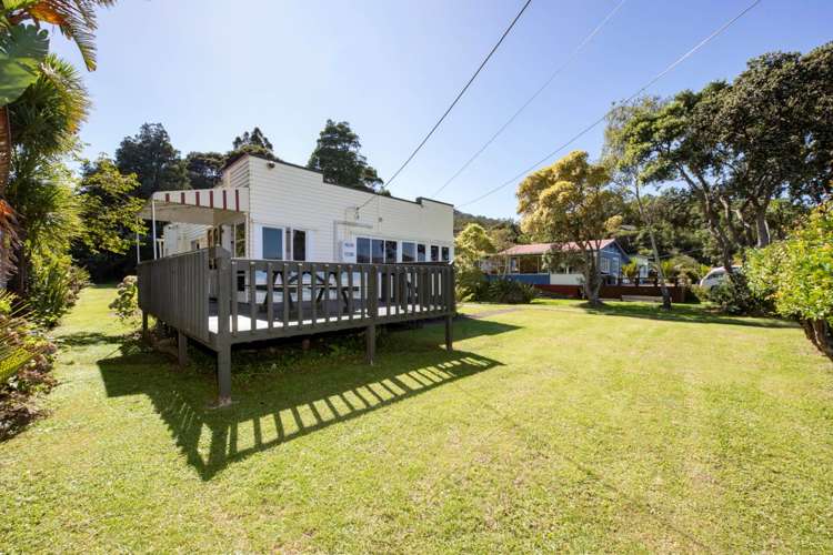 1220 Huia Road Huia_14