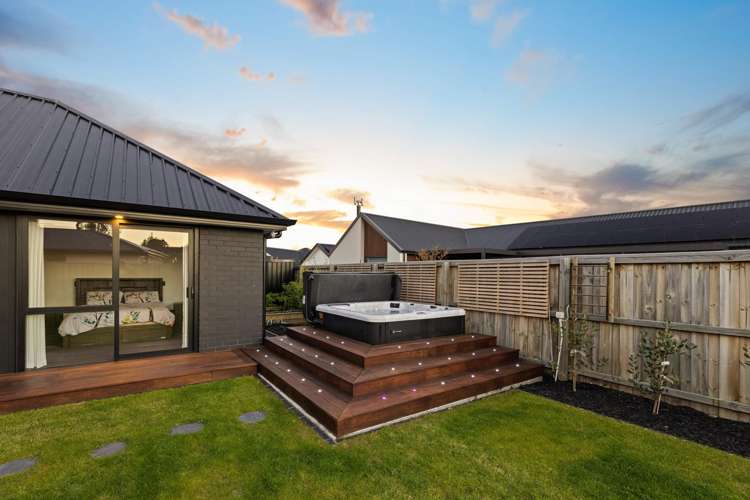 58 Carnaveron Drive Lincoln_27
