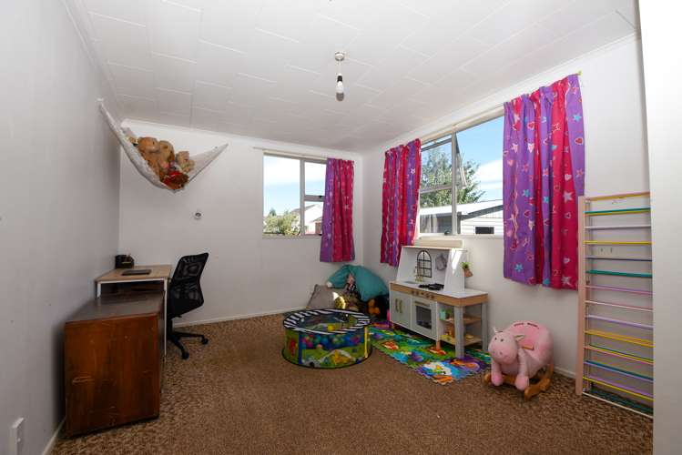 49 Masters Crescent Masterton_11