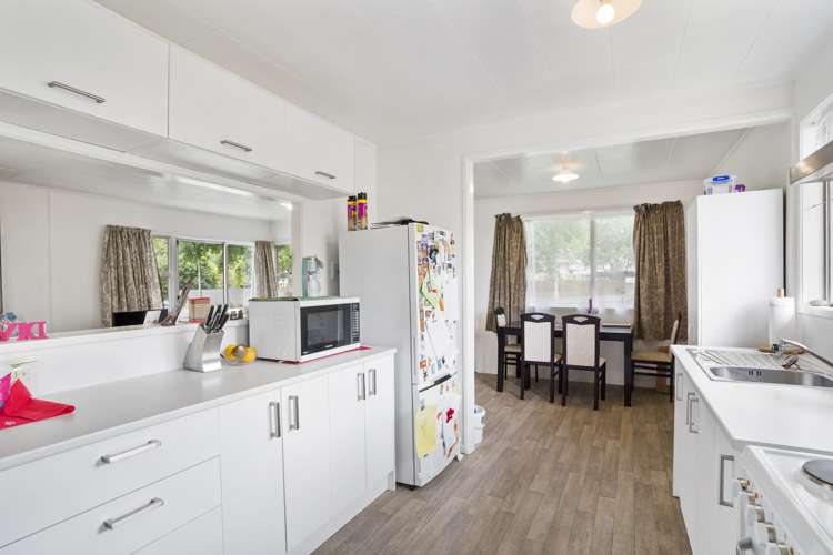 23 Redcrest Avenue Red Hill_10