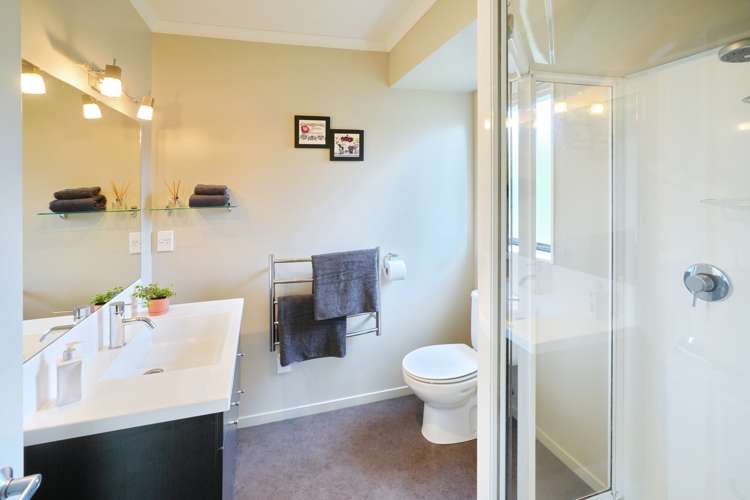 2 Ford Mews Springston_12