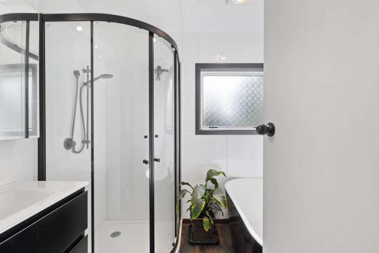 228 West Parkdale Street Tokoroa_5