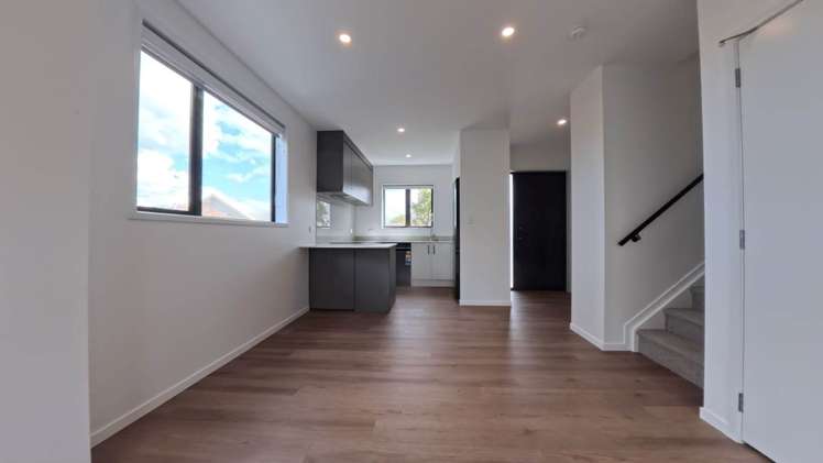73 Freeland Avenue Mt Roskill_14
