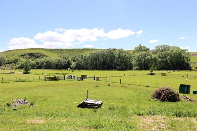 21 Benson Road Nightcaps_2