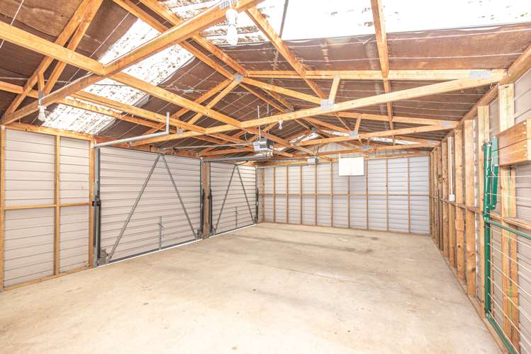 43 Exeter Crescent Springvale_18