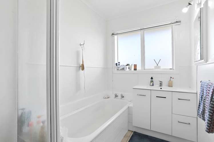 23 Tirimoana Road Te Atatu South_21