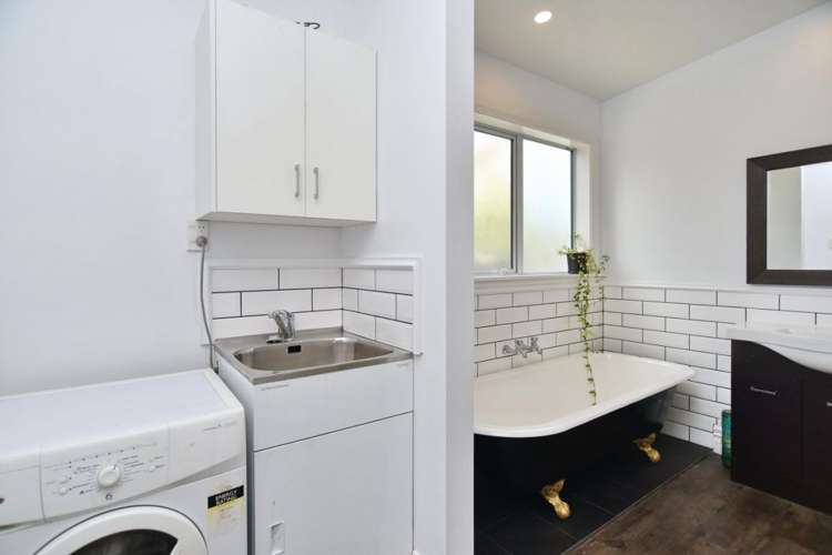 98 Hargood Street Woolston_12