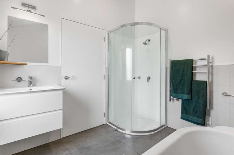 4/56 Fourth Avenue Kingsland_13