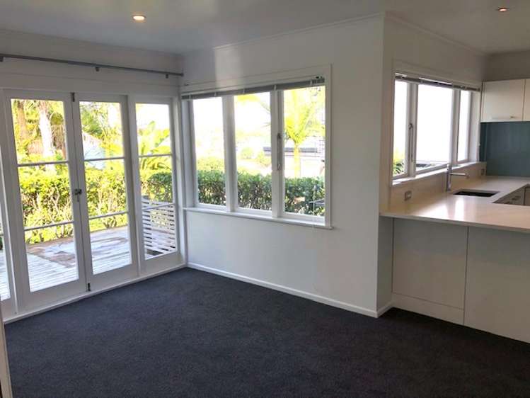 17 Beach Road Castor Bay_12