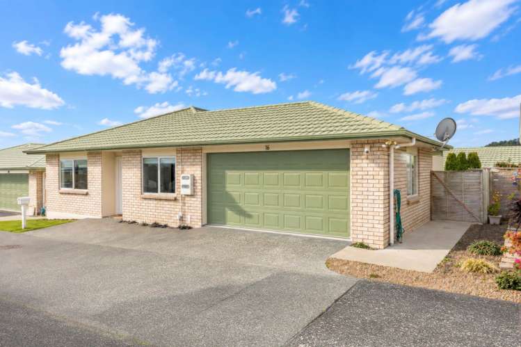 16/8 Village Place Tuakau_13