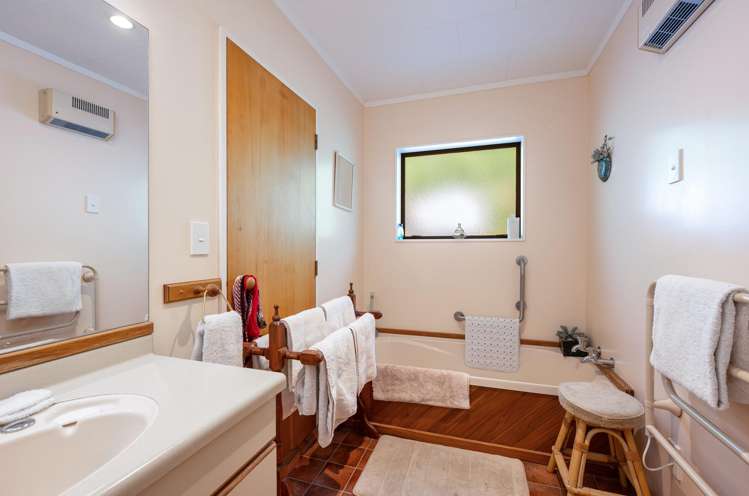 51 Churchill Avenue Richmond_13