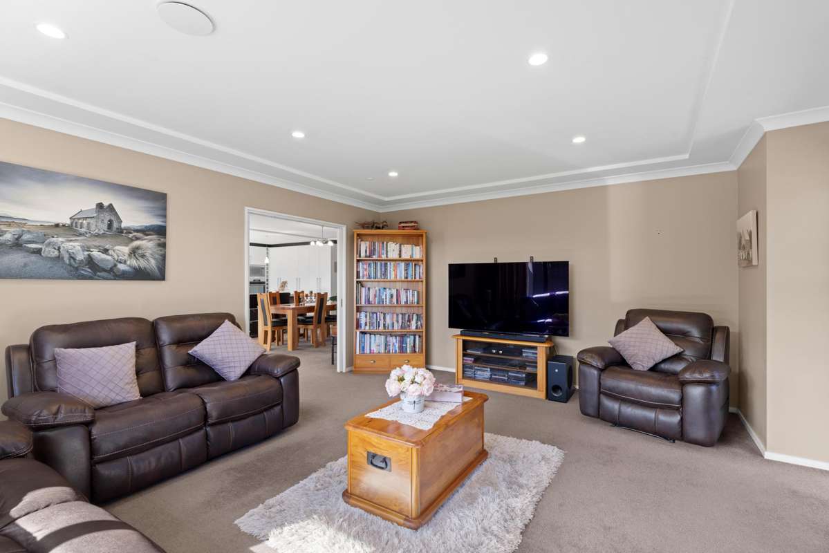 32 Sheridan Drive_1