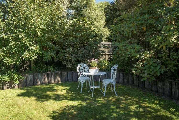 12 Esher Place Saint Martins_21