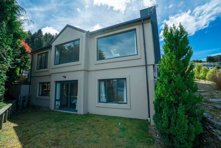 8 Goldleaf Hill Queenstown_21