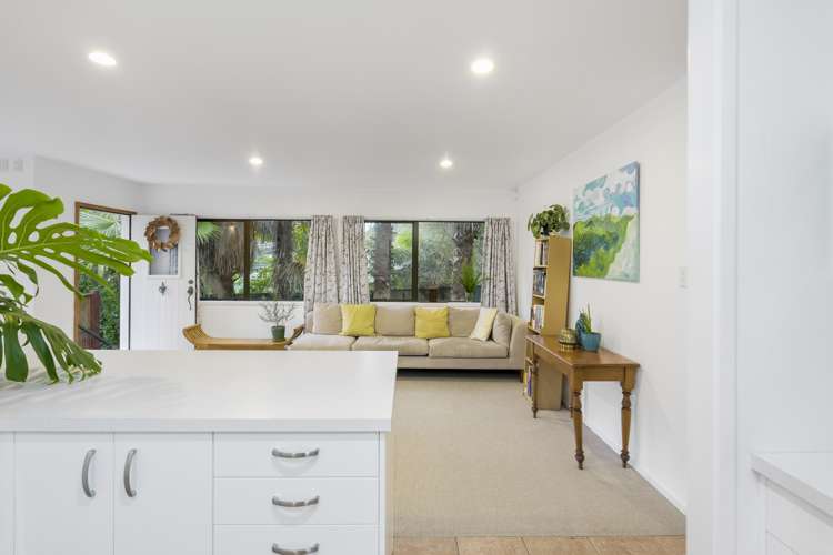 8 Rosecamp Road Beach Haven_7