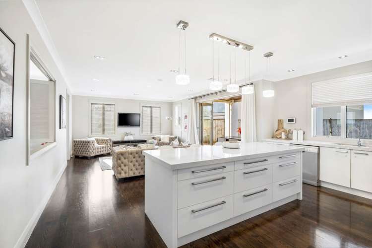 16 Fairhill Place Flat Bush_18