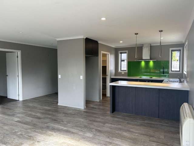 10 Les Wakefield Road 11192_1