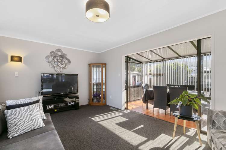57 Parkway Wainuiomata_7