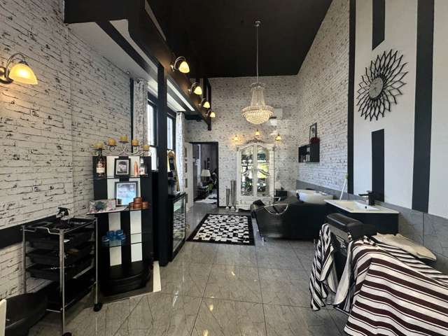 HIGH-PROFILE PROFITABLE BARBER