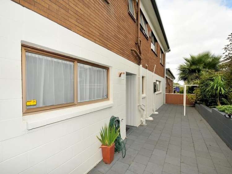 1/108 Ocean View Road Northcote_8