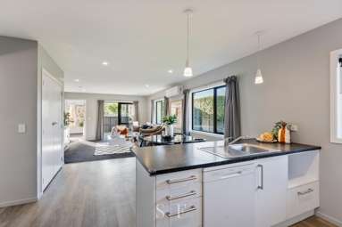 25 Mahia Lane_3