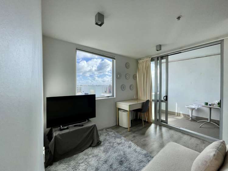 11H/15 City Road 10015_2