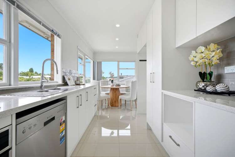 7 Bond Crescent Forrest Hill_5