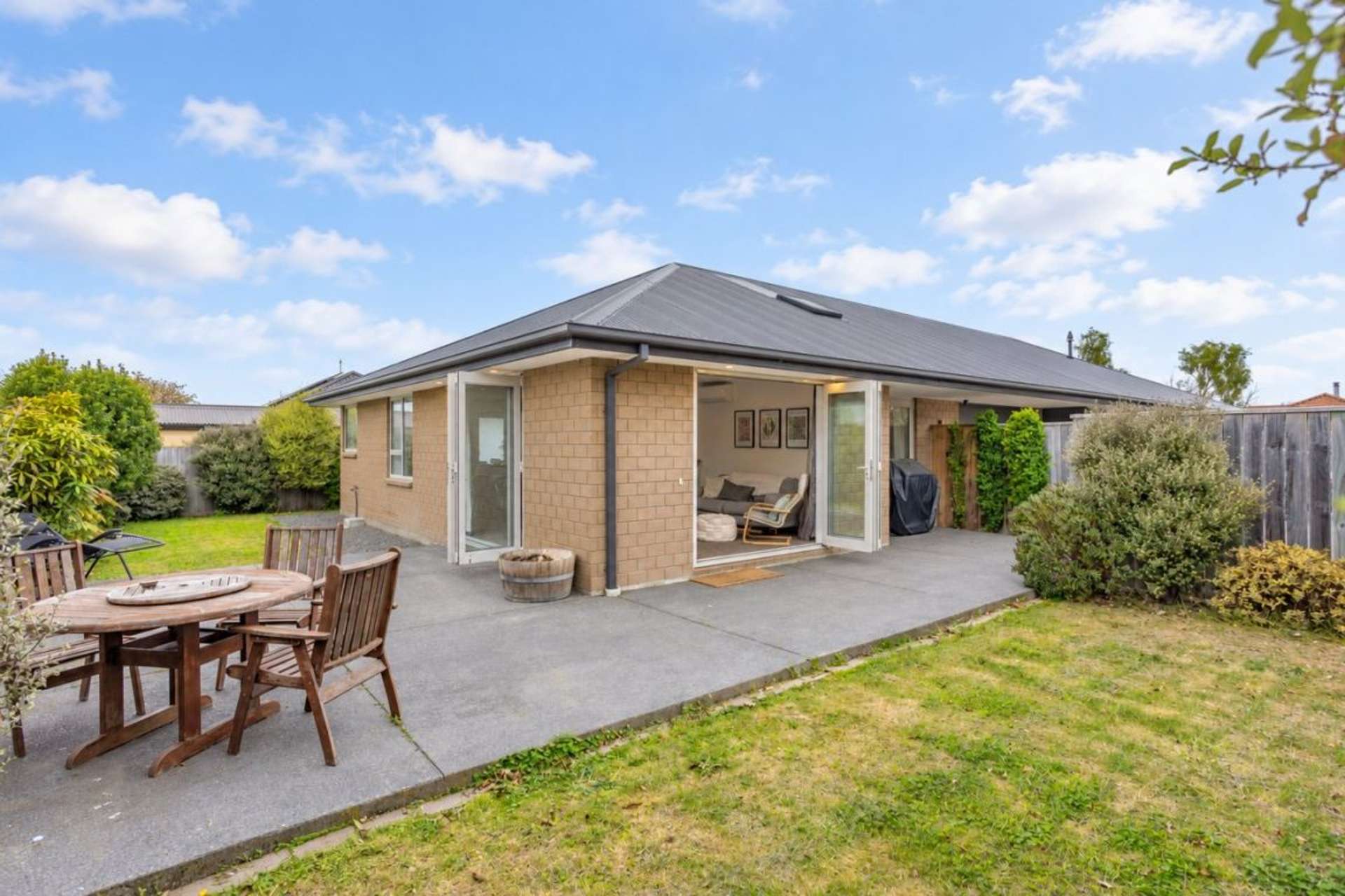 2/53 Donnington Street Parklands_0