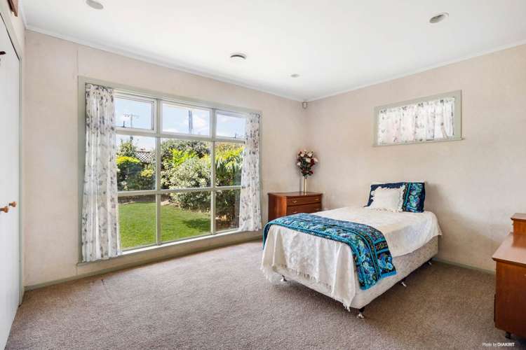 20 Olsen Avenue Hillsborough_9