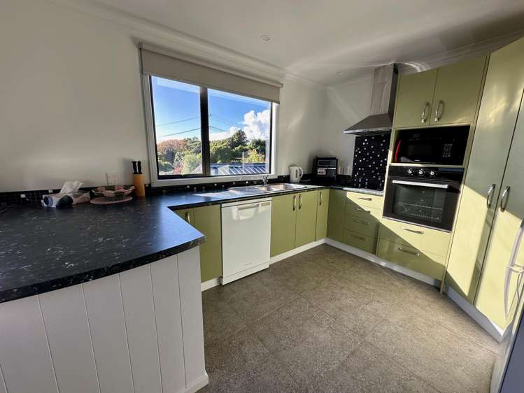 4 Horncastle Crescent Little Wanganui_4