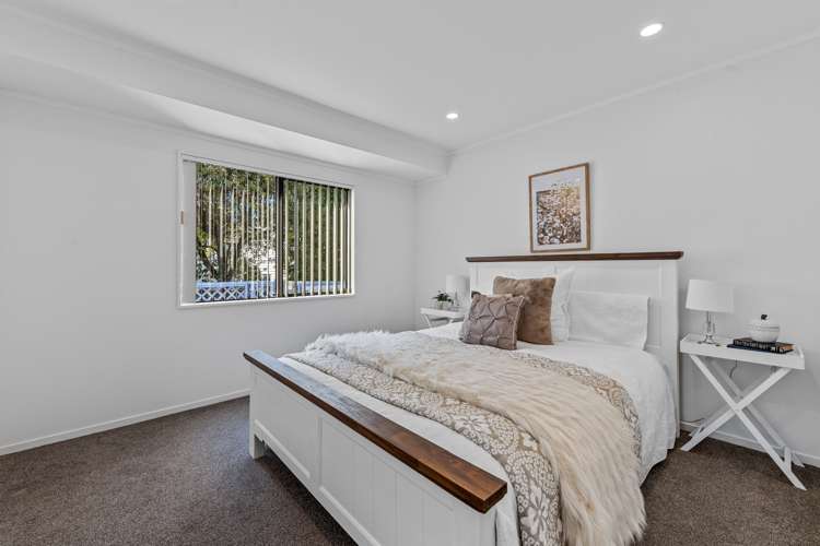 37 Gosford Drive Botany Downs_14