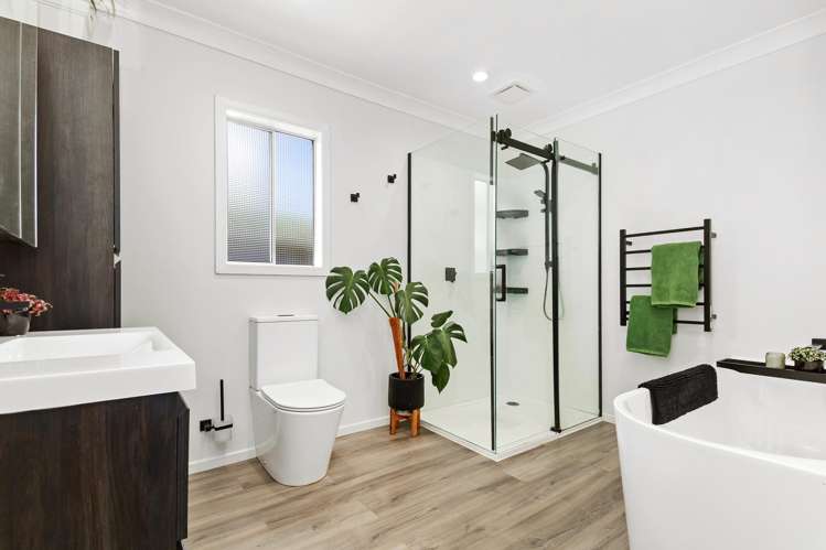 24 Petrie Street Wainuiomata_15