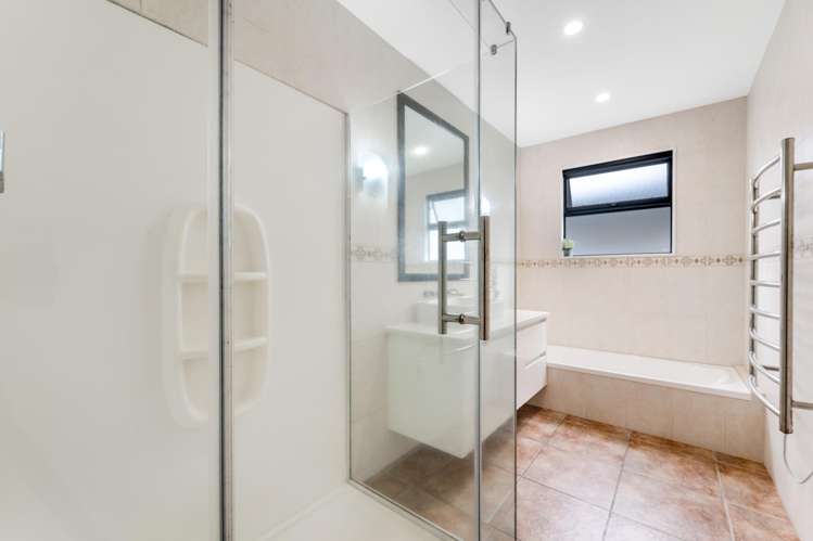21 Beach Road Mellons Bay_20