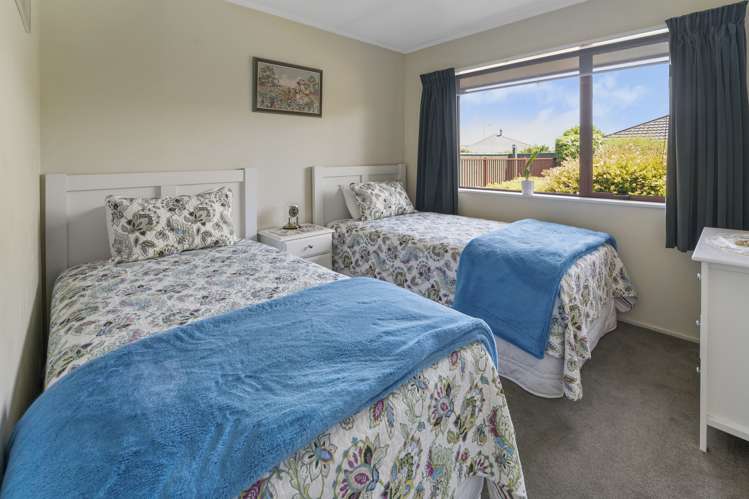 23 Stead Crescent Stoke_12