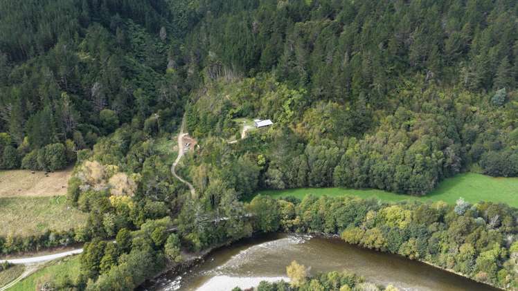 1155 East Takaka Road Upper Takaka_24