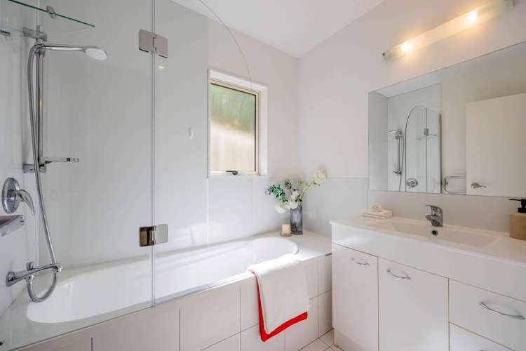 2/30 Martin Crescent Northcote_11